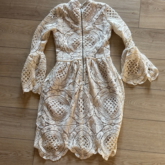 Chic Lace Long Sleeve Dress in Cream size 14 girls - Picture 6 of 7